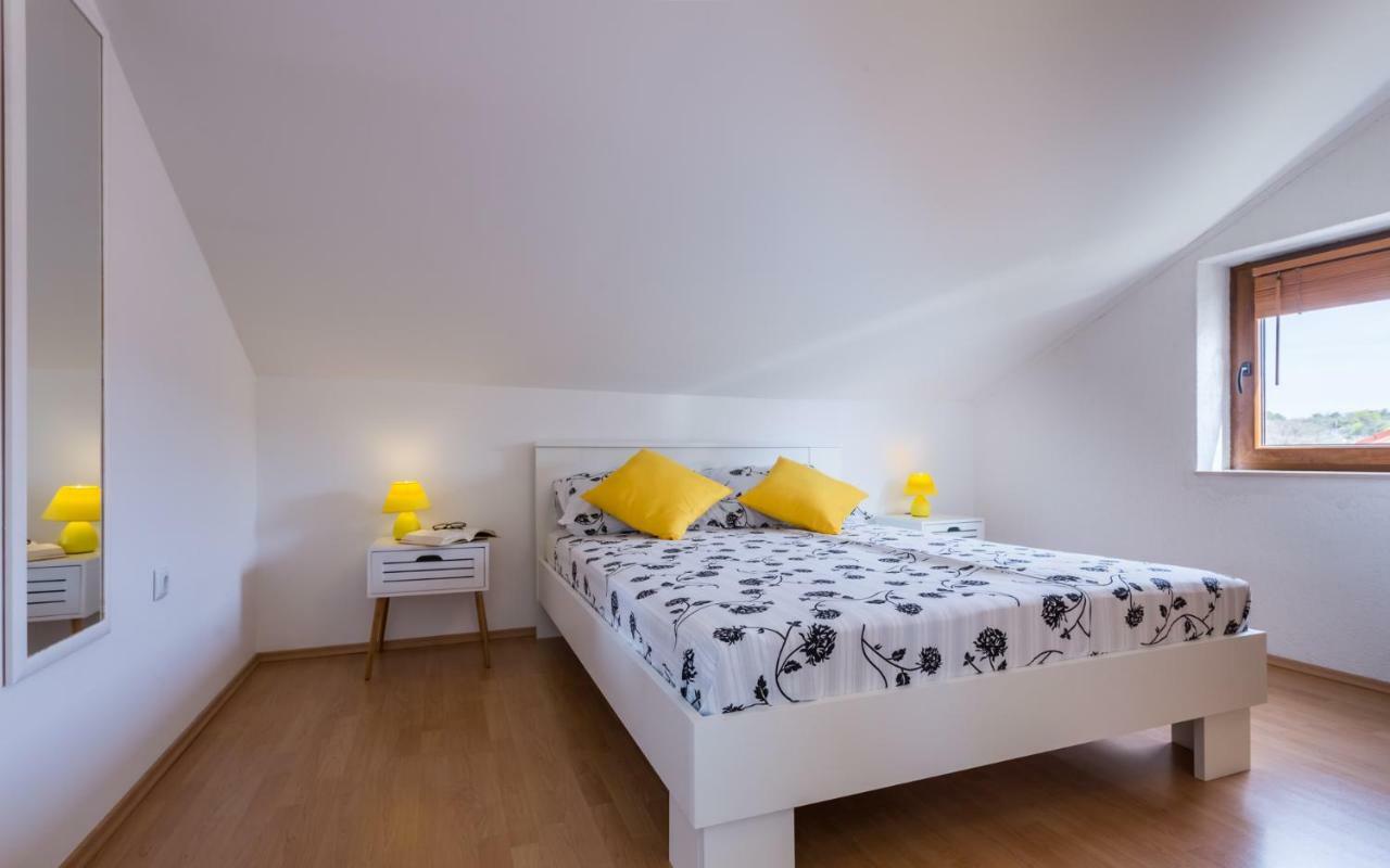 Apartment Deni Krk Town Εξωτερικό φωτογραφία